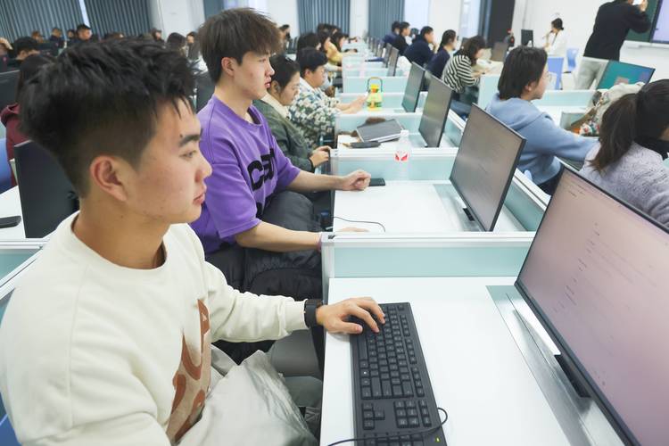 厦门AI办公效率培训服务商TOP3推荐：2026年提效方案与
