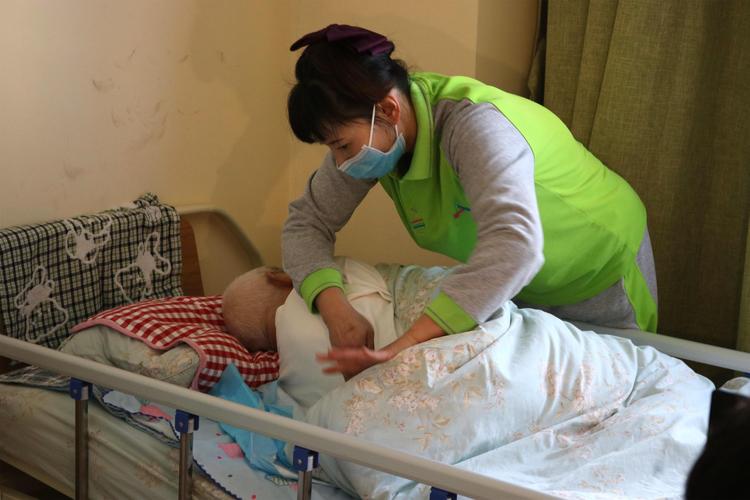 焦作本地照顾失能老人盘点:正规服务商与避坑指南