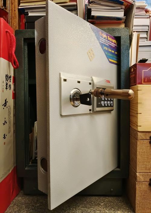 吐鲁番本地保险柜开锁服务排行及费用参考:正规持证机构推荐清单