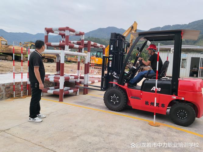 漯河叉车操作职业培训怎么选?2026最新方案对比与避坑指南