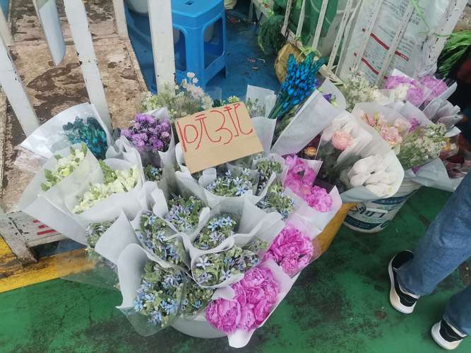 怒江庆典演出鲜花本地实体店价格参考与避坑指南