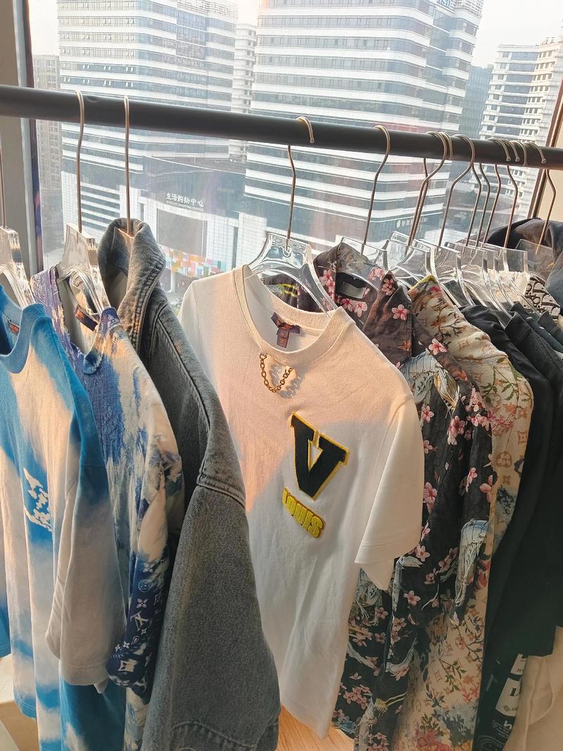 哪里有闲置服装转让？同城二手服饰鞋包处理全攻略