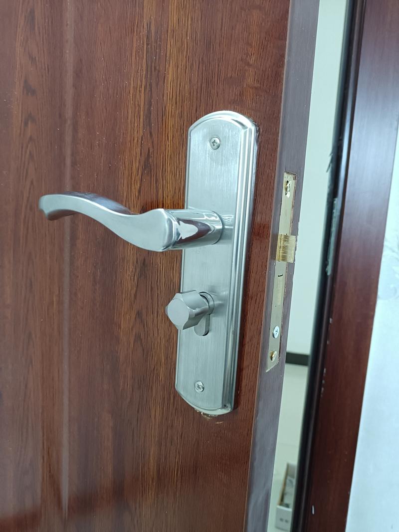 室内门锁维修更换指南：从故障诊断到专业服务的实用建议